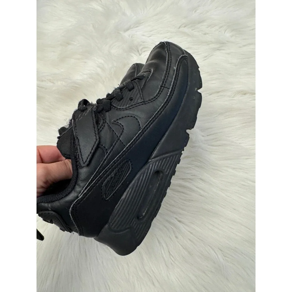 Nike black tennis shoes size 2Y